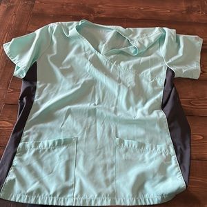 Women’s scrubs set
